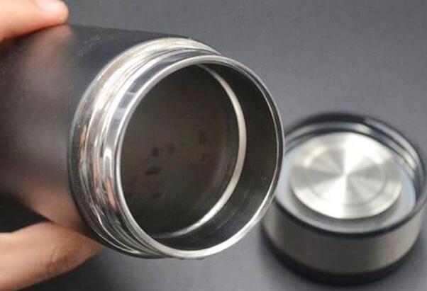 新買的保溫杯如何去除異味?超實用清洗方法大公開!