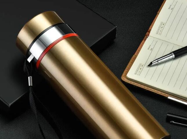 不銹鋼杯保溫原理:雙層無尾抽真空及內(nèi)膽鍍銅鍍銀