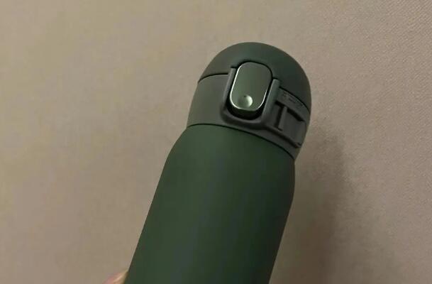 不銹鋼真空保溫杯多少錢(qián)?保溫杯材質(zhì)決定其價(jià)格