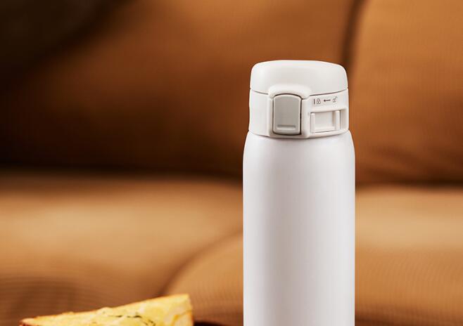 純鈦真空保溫杯與不銹鋼真空保溫杯的區(qū)別