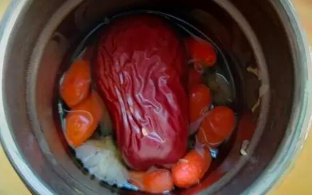 不銹鋼保溫杯泡枸杞茶好不好?保溫杯泡枸杞注意事項(xiàng)