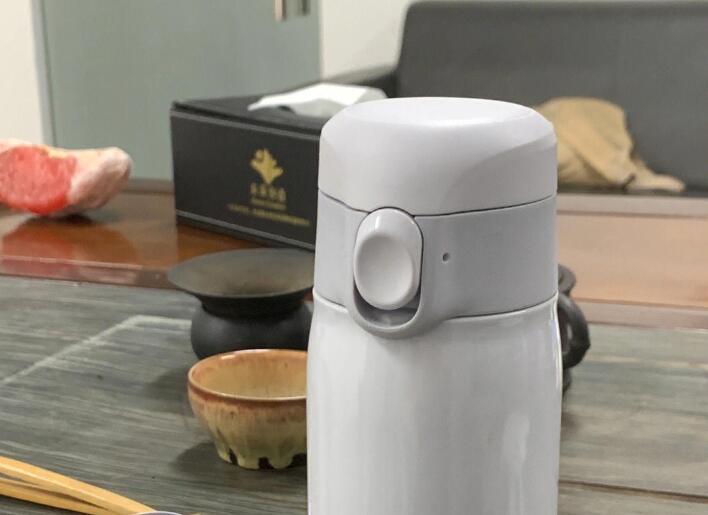 不銹鋼保溫杯泡茶的正確打開(kāi)方式